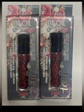 Ioni Lip Oil. Hydrating rich formula. Daquiri red.